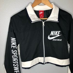 Super cute nike cropped jacket